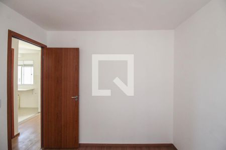 Quarto 1 de apartamento para alugar com 2 quartos, 47m² em Jardim Alvorada, Nova Iguaçu