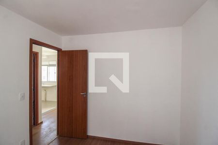 Quarto 1 de apartamento para alugar com 2 quartos, 47m² em Jardim Alvorada, Nova Iguaçu