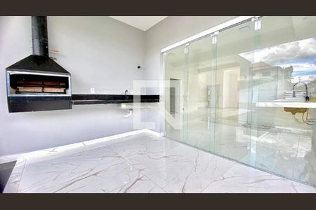 Casa de Condomínio para alugar com 3 quartos, 200m² em Parque Mirante da Mata, Cotia