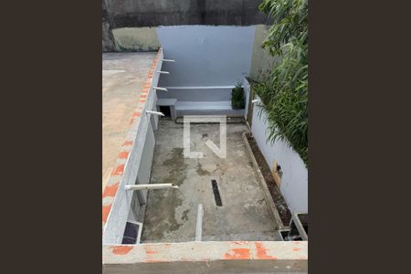Área externa de casa para alugar com 1 quarto, 100m² em Jardim Santa Izabel, Cotia