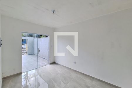 Sala de casa para alugar com 2 quartos, 100m² em Parque Paulista, Duque de Caxias
