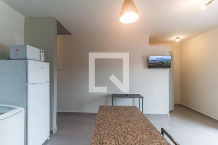 Quarto/Cozinha de kitnet/studio para alugar com 1 quarto, 27m² em Vl. Santista, Mogi das Cruzes