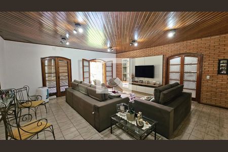 Casa para alugar com 4 quartos, 500m² em Roseira, Jundiaí