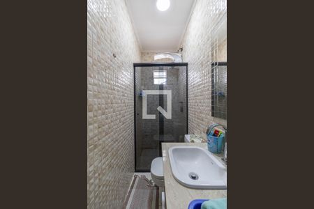 Banheiro Suíte 1 de casa de condomínio à venda com 2 quartos, 70m² em Vila Paranagua, São Paulo