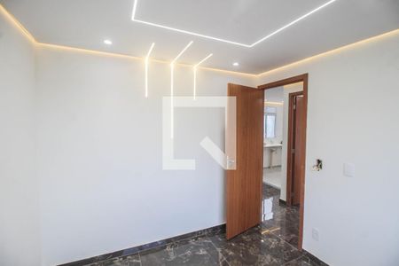 Quarto 1 de apartamento para alugar com 2 quartos, 45m² em Jardim Alvorada, Nova Iguaçu