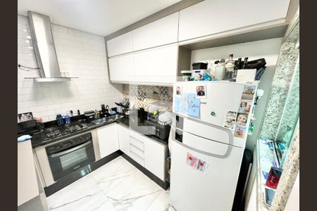 Cozinha de casa de condomínio para alugar com 2 quartos, 68m² em Água Fria, São Paulo