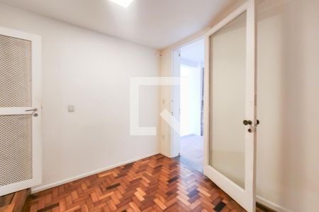 Sala de TV de casa à venda com 3 quartos, 275m² em Humaitá, Rio de Janeiro