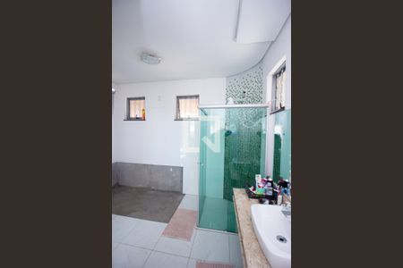 Banheiro da Suíte de casa à venda com 4 quartos, 350m² em Sapucaias Iii, Contagem