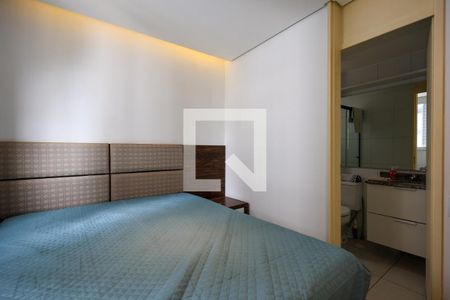 Suíte de apartamento para alugar com 2 quartos, 64m² em Jardim Caboré, São Paulo
