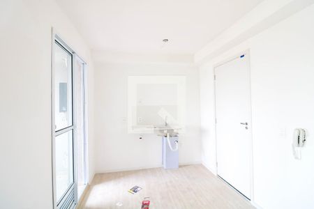 Sala / Cozinha de apartamento para alugar com 2 quartos, 30m² em Vila Plana, São Paulo