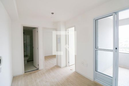 Sala / Cozinha de apartamento para alugar com 2 quartos, 30m² em Vila Plana, São Paulo
