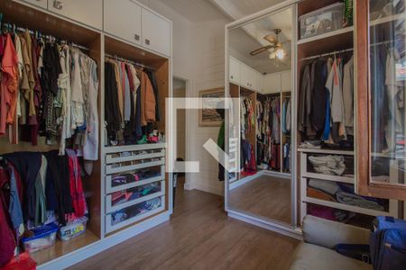 Closet de casa para alugar com 4 quartos, 300m² em Vila São Francisco, Mauá