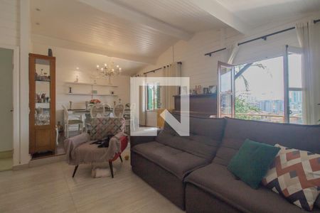 Sala de casa para alugar com 4 quartos, 300m² em Vila São Francisco, Mauá