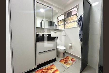 Banheiro de apartamento para alugar com 1 quarto, 54m² em Centro, Florianópolis