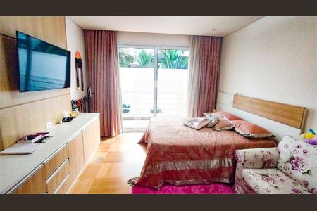 Casa à venda com 4 quartos, 750m² em Adalgisa, São Paulo