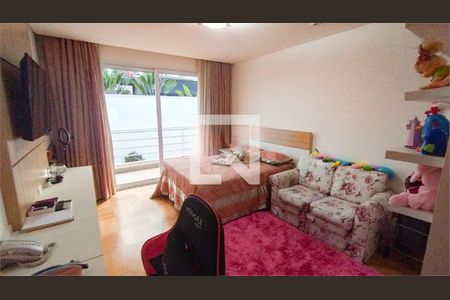 Casa à venda com 4 quartos, 750m² em Adalgisa, São Paulo