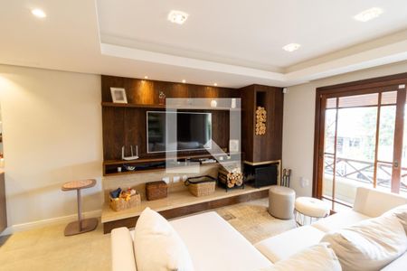 Sala de casa à venda com 3 quartos, 211m² em Vila Assunção, Porto Alegre