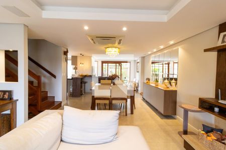 Sala de casa à venda com 3 quartos, 211m² em Vila Assunção, Porto Alegre