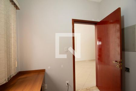 Escritório de casa de condomínio para alugar com 3 quartos, 280m² em Jardim Ibiti do Paco, Sorocaba