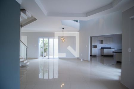 Sala de casa de condomínio para alugar com 3 quartos, 260m² em Jardim Ibiti do Paco, Sorocaba