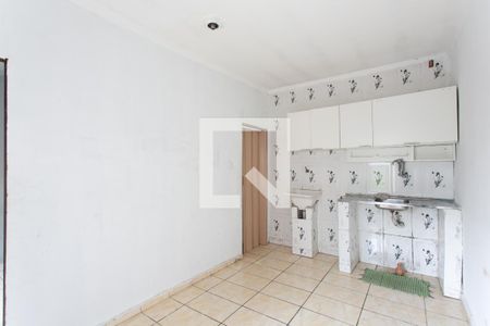 Cozinha de casa para alugar com 1 quarto, 50m² em Conjunto Residencial José Bonifácio, São Paulo