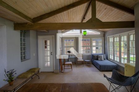 Sala de casa de condomínio para alugar com 4 quartos, 400m² em Rio Cotia, Cotia