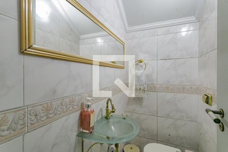 Lavabo de casa para alugar com 3 quartos, 243m² em Jardim Santa Emilia, São Paulo