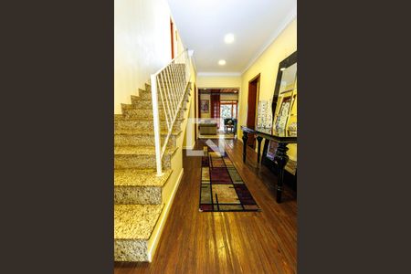 Escada de casa de condomínio para alugar com 3 quartos, 530m² em Chácaras Polaris, Indaiatuba