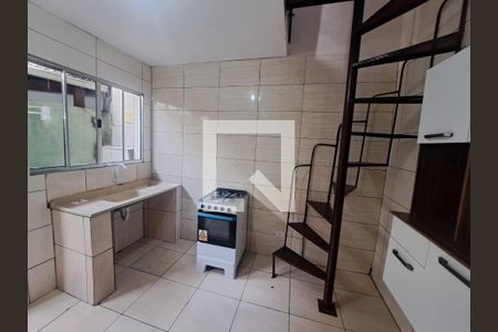 Cozinha de casa para alugar com 1 quarto, 30m² em Cipava, Osasco
