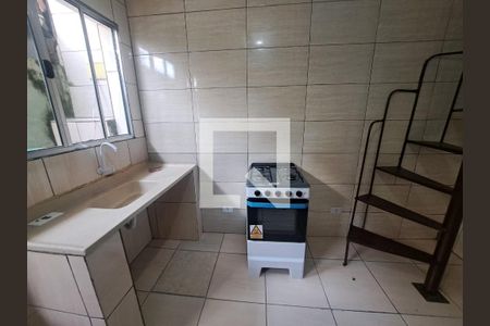 Cozinha de casa para alugar com 1 quarto, 30m² em Cipava, Osasco
