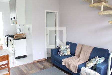 Sala de casa para alugar com 2 quartos, 52m² em Chácara Ondas Verdes, Cotia