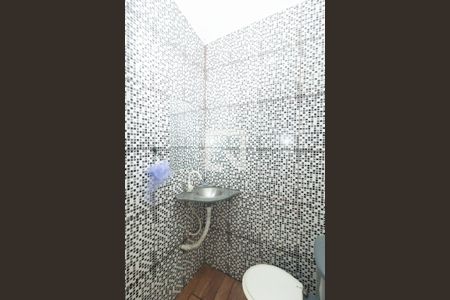 Banheiro de kitnet/studio para alugar com 1 quarto, 50m² em Cidade Líder, São Paulo