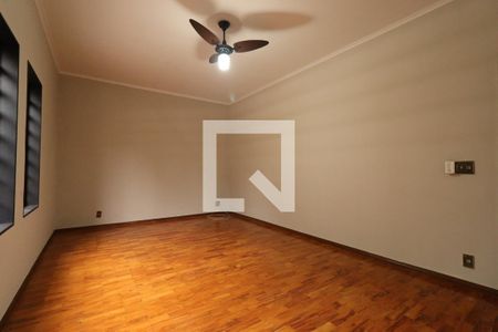 Sala de casa para alugar com 4 quartos, 250m² em Jardim Macedo, Ribeirão Preto
