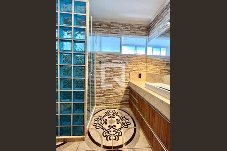 Banheiro de apartamento para alugar com 3 quartos, 120m² em Vila Lidia, Campinas