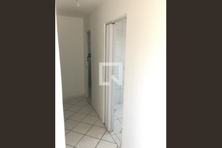 Corredor de apartamento à venda com 2 quartos, 125m² em Parque Pinheiros, Taboão da Serra