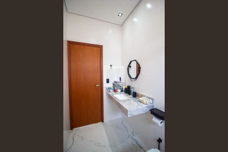 Banheiro da Suíte de casa de condomínio para alugar com 3 quartos, 149m² em Parque São Bento, Sorocaba