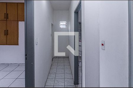 corredor para os cômodos_2 de casa para alugar com 2 quartos, 105m² em Vila Moinho Velho, São Paulo