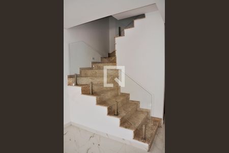 Detalhe - Escada - Quartos de casa à venda com 3 quartos, 150m² em Vila Guedes, São Paulo