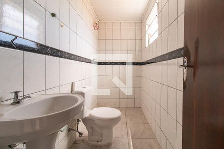 Banheiro Social de apartamento para alugar com 2 quartos, 70m² em Novo Mundo, Curitiba