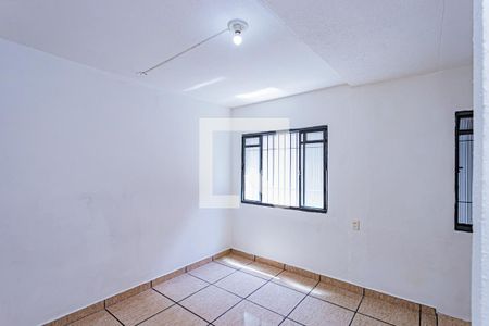 Quarto 1 de casa para alugar com 2 quartos, 100m² em Vila Iorio, São Paulo