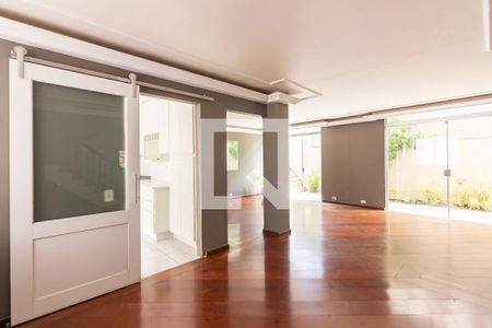 Sala de casa de condomínio para alugar com 4 quartos, 384m² em Continental, Osasco