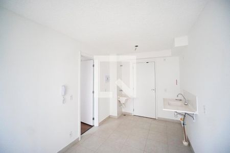 Sala e cozinha de apartamento para alugar com 1 quarto, 27m² em Guaiauna, São Paulo