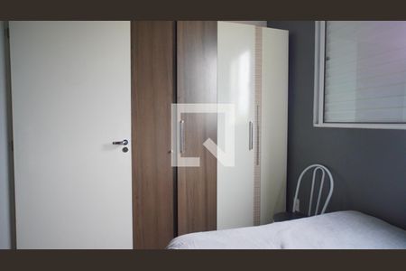 Quarto 2 de apartamento para alugar com 2 quartos, 48m² em Restinga, Porto Alegre