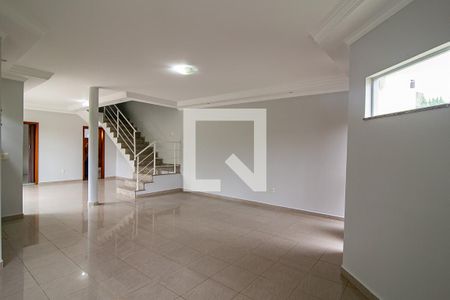 Sala de casa de condomínio para alugar com 5 quartos, 342m² em Jardim Portal de Itaici, Indaiatuba