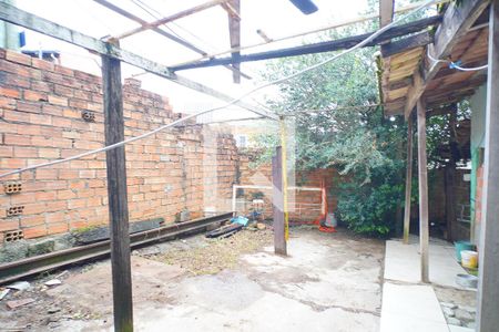 Pátio de casa à venda com 3 quartos, 200m² em Jardim Carvalho, Porto Alegre