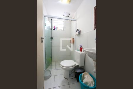 Banheiro de apartamento para alugar com 2 quartos, 35m² em Parque Munhoz, São Paulo