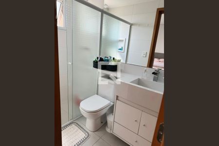 Banheiro de apartamento à venda com 3 quartos, 97m² em Vila Scarpelli, Santo André