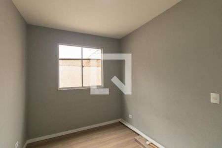 Quarto 2 de apartamento para alugar com 2 quartos, 42m² em Tatuquara, Curitiba