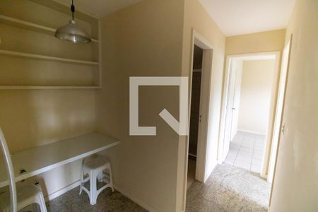 Corredor de apartamento à venda com 2 quartos, 70m² em Rio do Ouro, Niterói