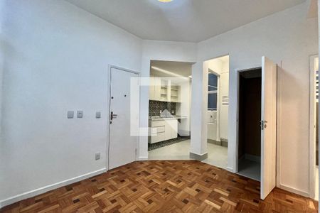 Sala de apartamento à venda com 2 quartos, 50m² em Jardim Botânico, Rio de Janeiro